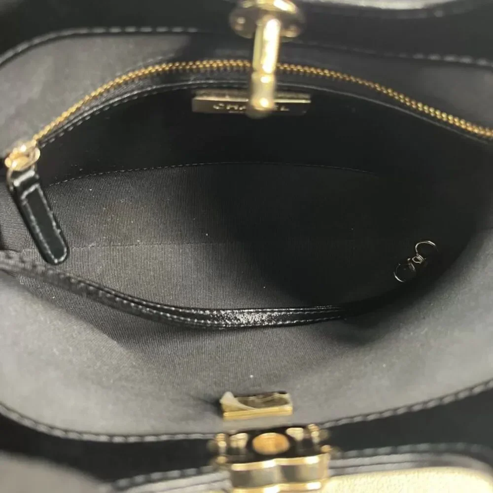 Chanel Women Pre-Loved Bag Very Good Condition